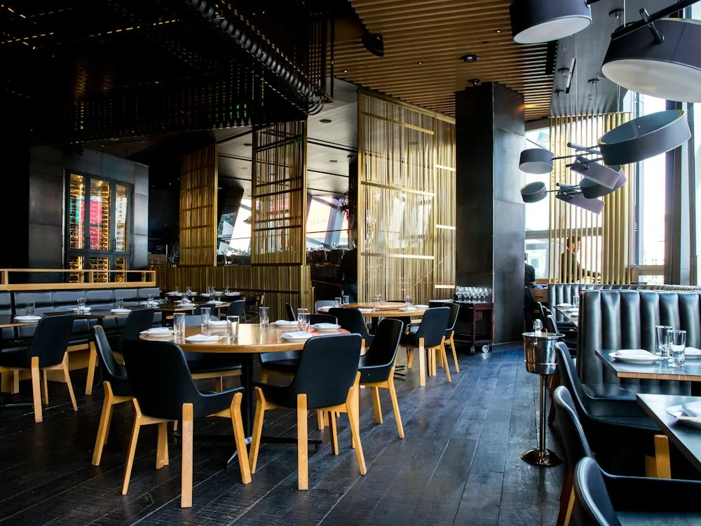 فضای داخلی رستوران